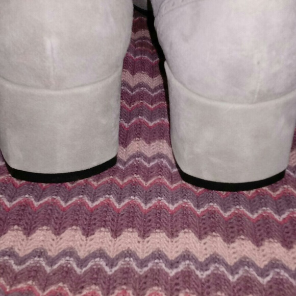 Anne Klein shoes - Picture 3 of 5